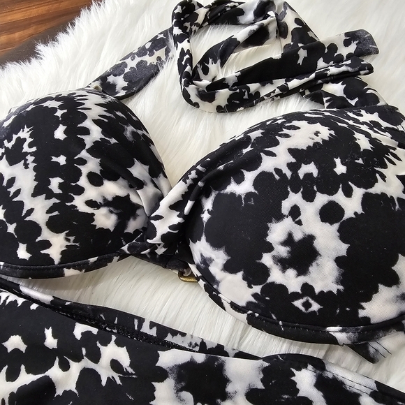 Bisou Bisou ✦ Tie Dye Bikini Set ✦ Black & White Mineral Wash + Twist Halter Top - Picture 9 of 17